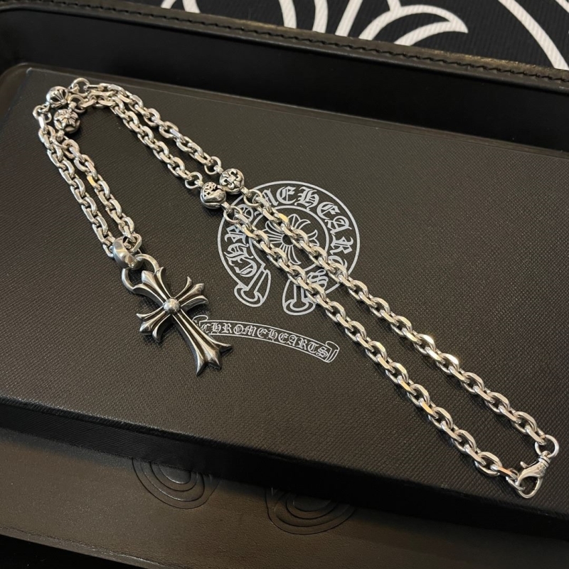 Ch**me He**ts necklaces